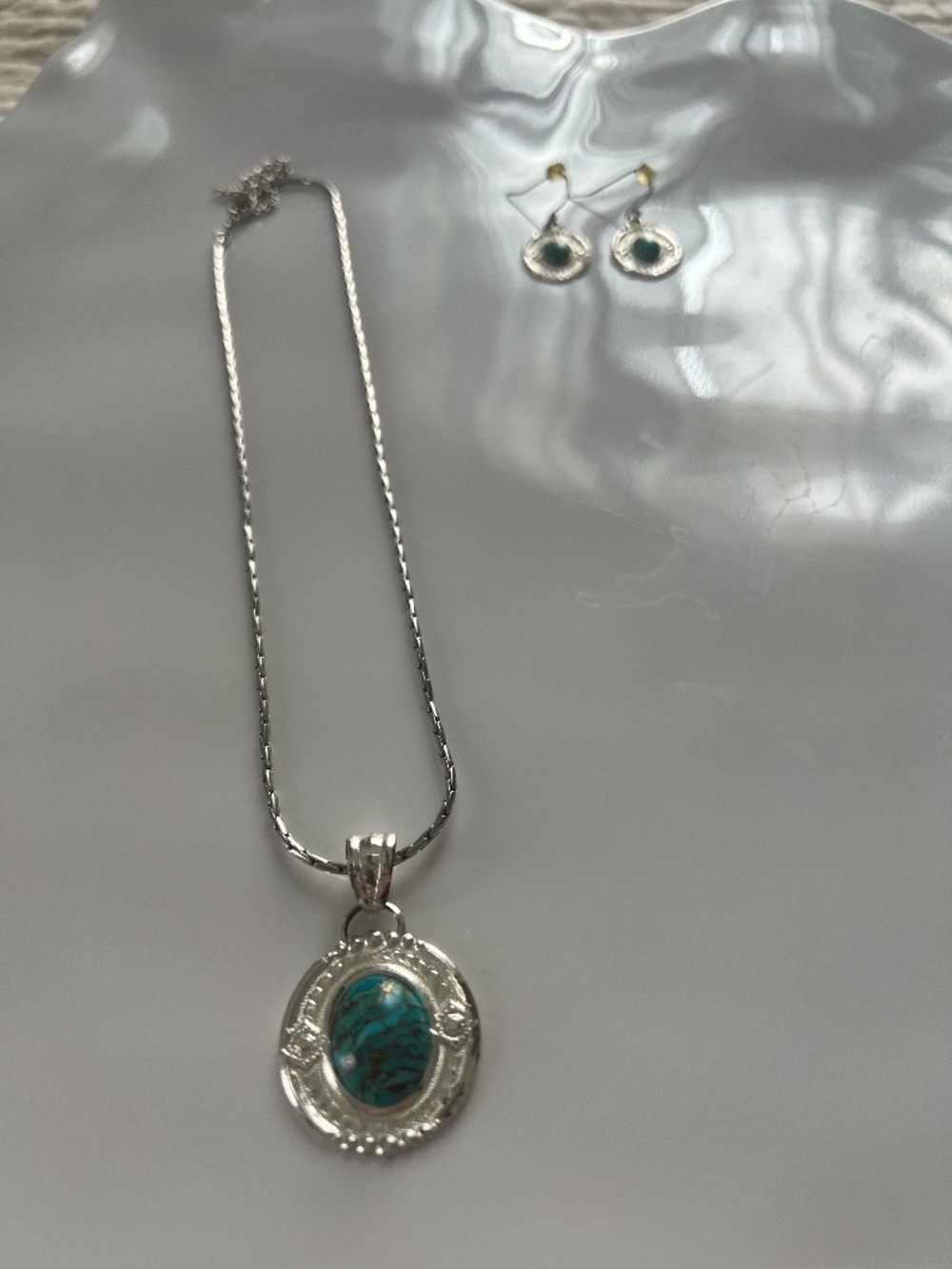 Montana Silversmith Necklace & dangly earrings set